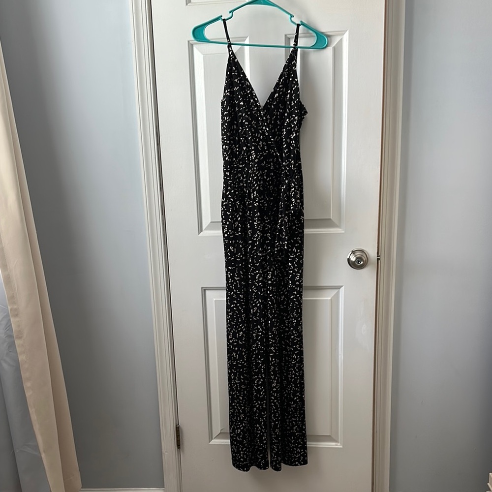 Elegant Black and White Women's jumper